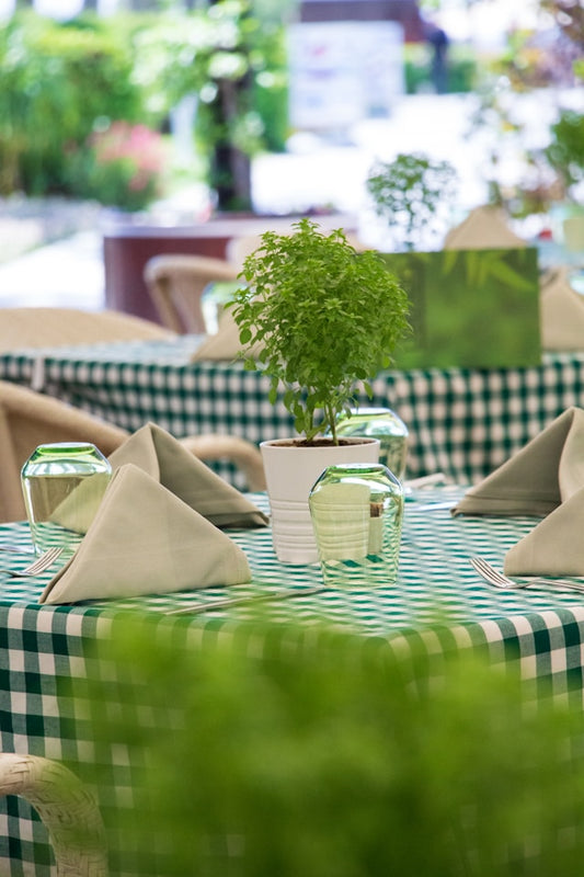 70x108 Tablecloths: Choosing Coverage for Six-Foot Tables and Everyday Dining