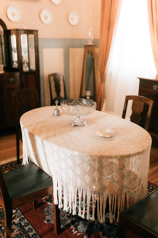 90x156 Tablecloths: What to Check for Floor-Length Coverage on Eight-Foot Tables