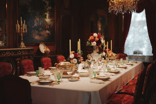 White and Ivory Tablecloths: How to Choose a Clean, Warm, or Formal Event Palette