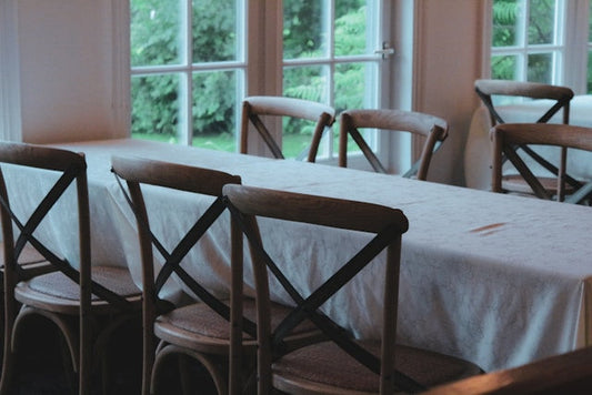 Polyester Tablecloths: What to Know About Weave, Weight, Wrinkles, Washing, and Reuse