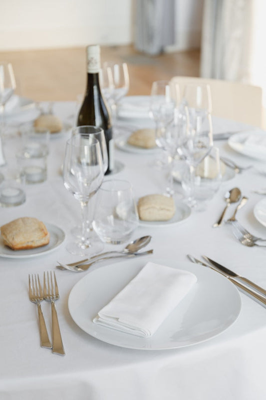 Tablecloth Stain Guide: Food, Drinks, Oil, Makeup, Wax, and Color Transfer