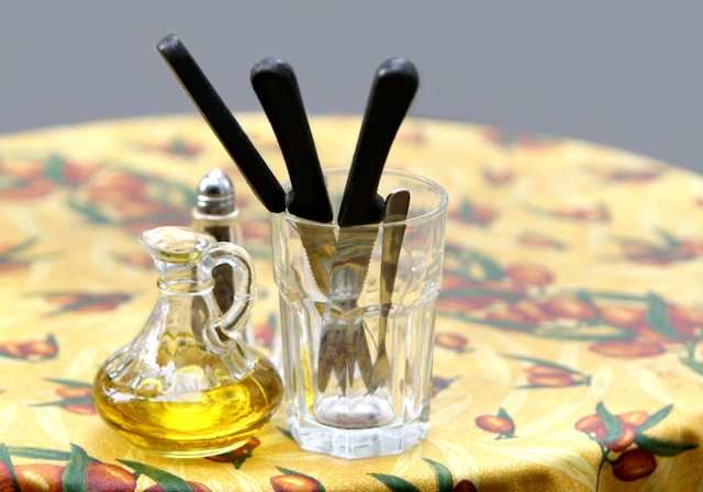 How to Prepare New Tablecloths Before a Wedding, Banquet, Restaurant Service, or Party