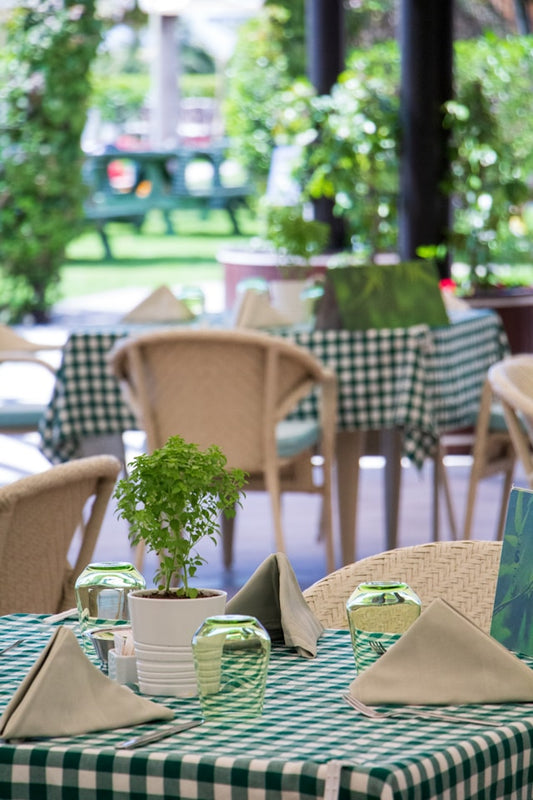 Reusable Tablecloth Planning Guide: Cleaning Cycles, Replacement Timing, and Long-Term Event Use