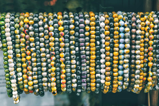 Colored Faux Pearl Garlands: How to Use Red, Gold, Green, Silver, and Ivory Beads in Decor