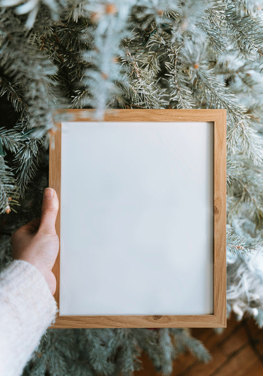 How to Choose the Right Picture Frame Size, Material, and Style for Your Photos
